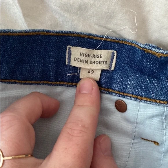 Madewell size 29 high rise denim shorts - Picture 3 of 4